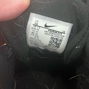Size 10 womens nike sneakers